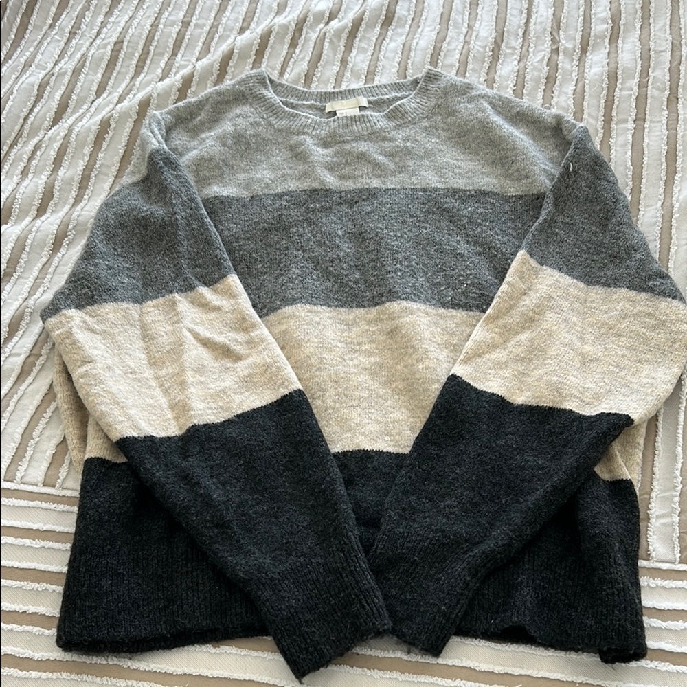 H&M Soft Gray Knit Sweater